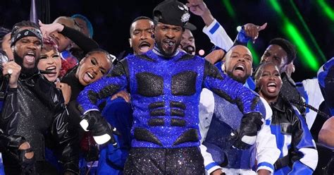 Super Bowl halftime show performer and prop bets .